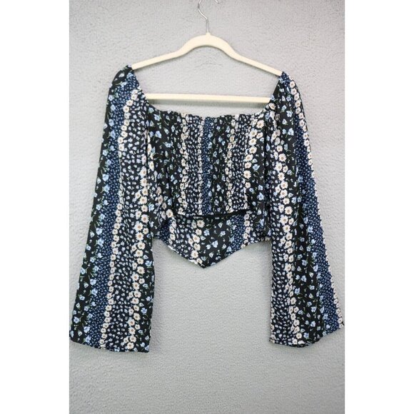 Sadie & Sage Long Belled Sleeves Cropped Top-Large-New w/Tags-Whimsigoth - Picture 8 of 10